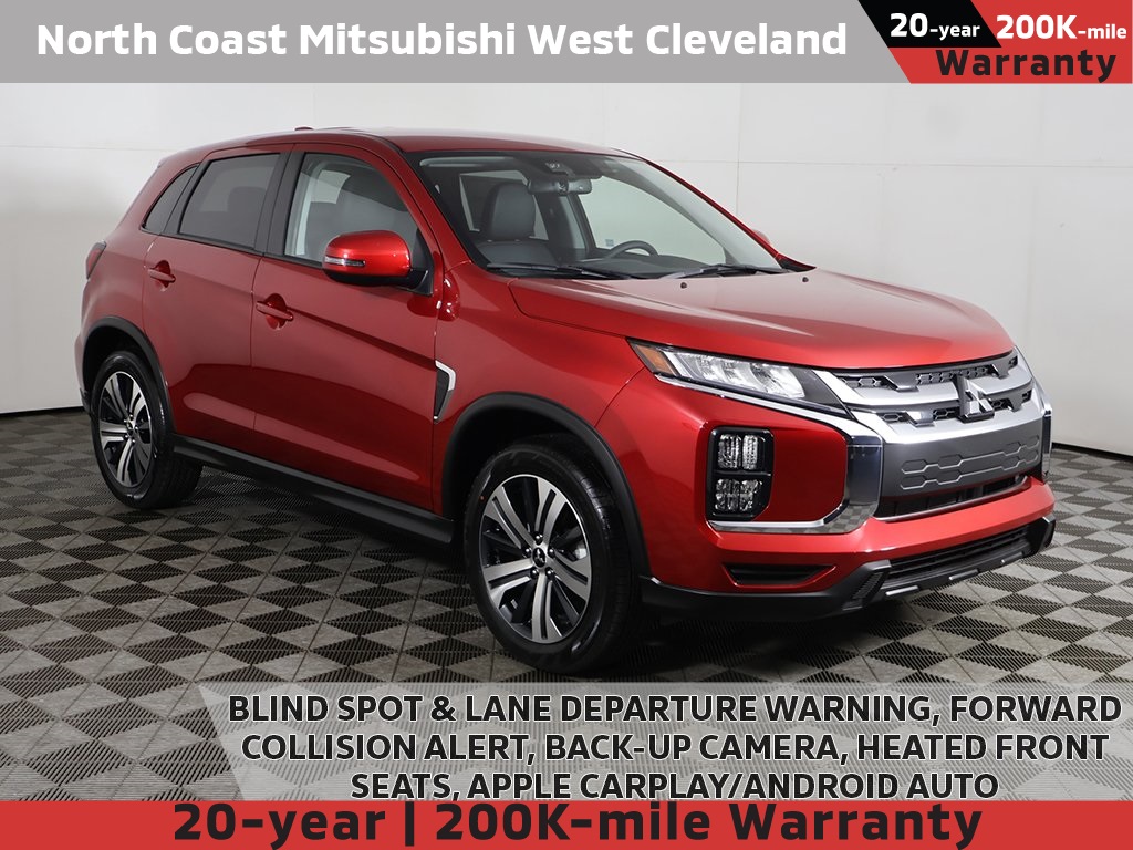 2025 Mitsubishi Outlander Sport SE's photo