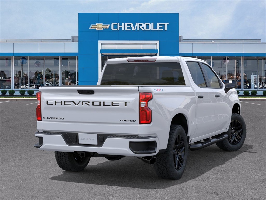 2025 Chevrolet Silverado 1500 Custom 4D Crew Cab 4WD 4