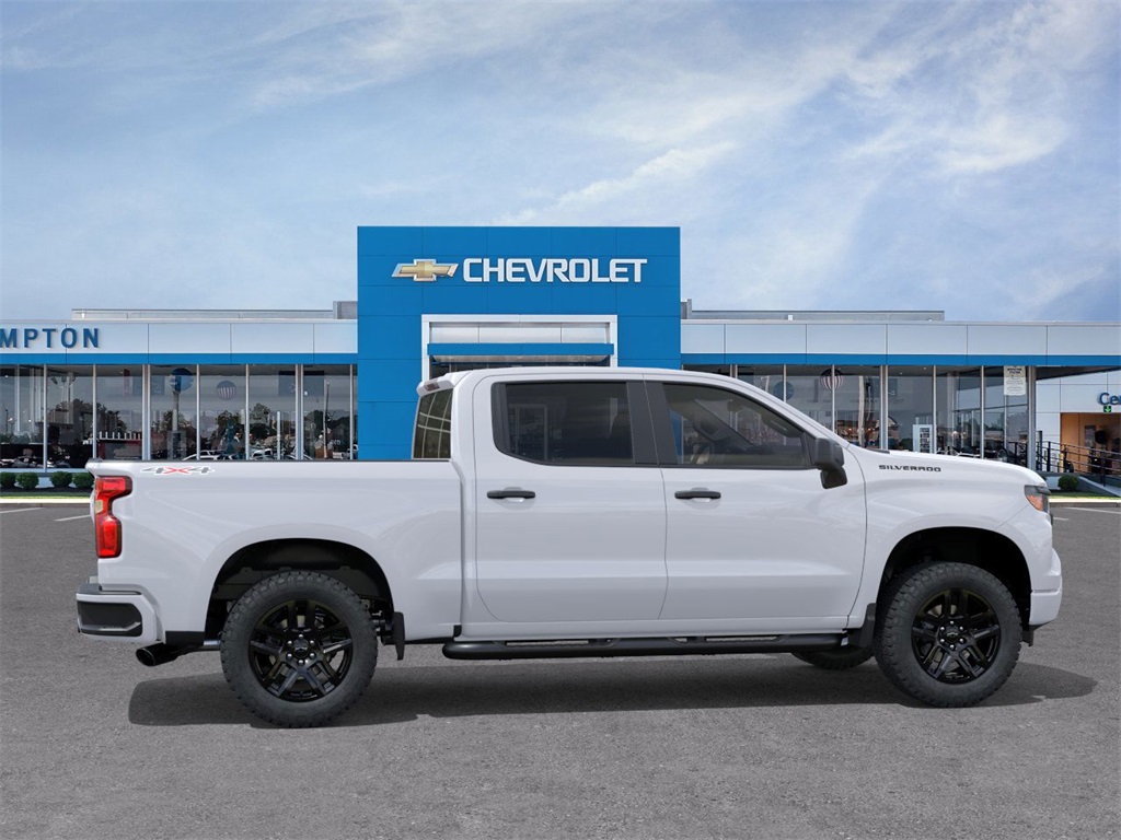 2025 Chevrolet Silverado 1500 Custom 4D Crew Cab 4WD 5