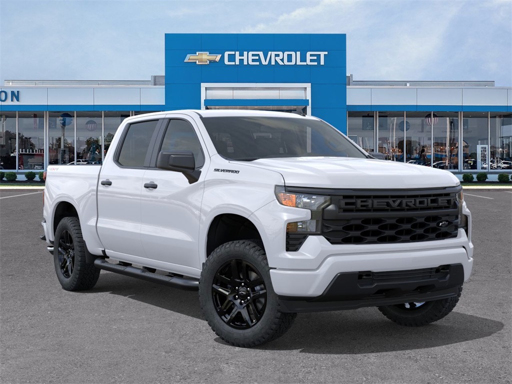 2025 Chevrolet Silverado 1500 Custom 4D Crew Cab 4WD 7