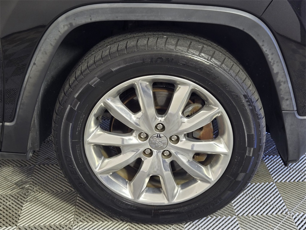 used 2016 Jeep Cherokee car, priced at $12,998