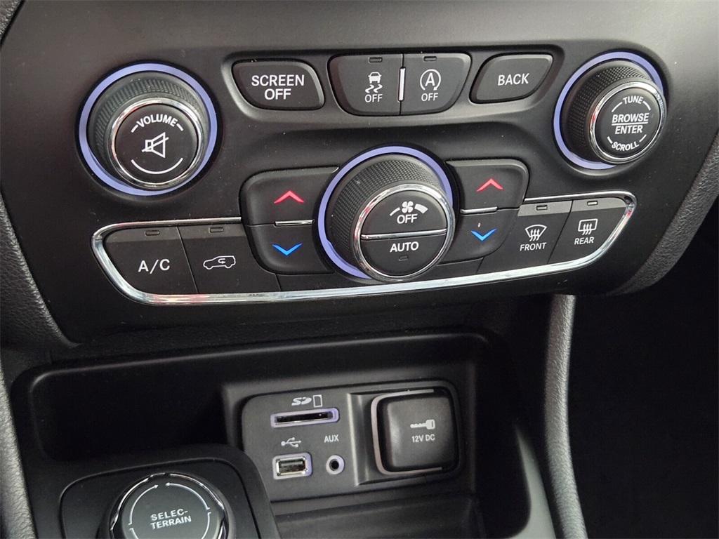 used 2016 Jeep Cherokee car, priced at $12,998