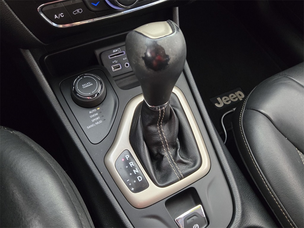 used 2016 Jeep Cherokee car, priced at $12,998