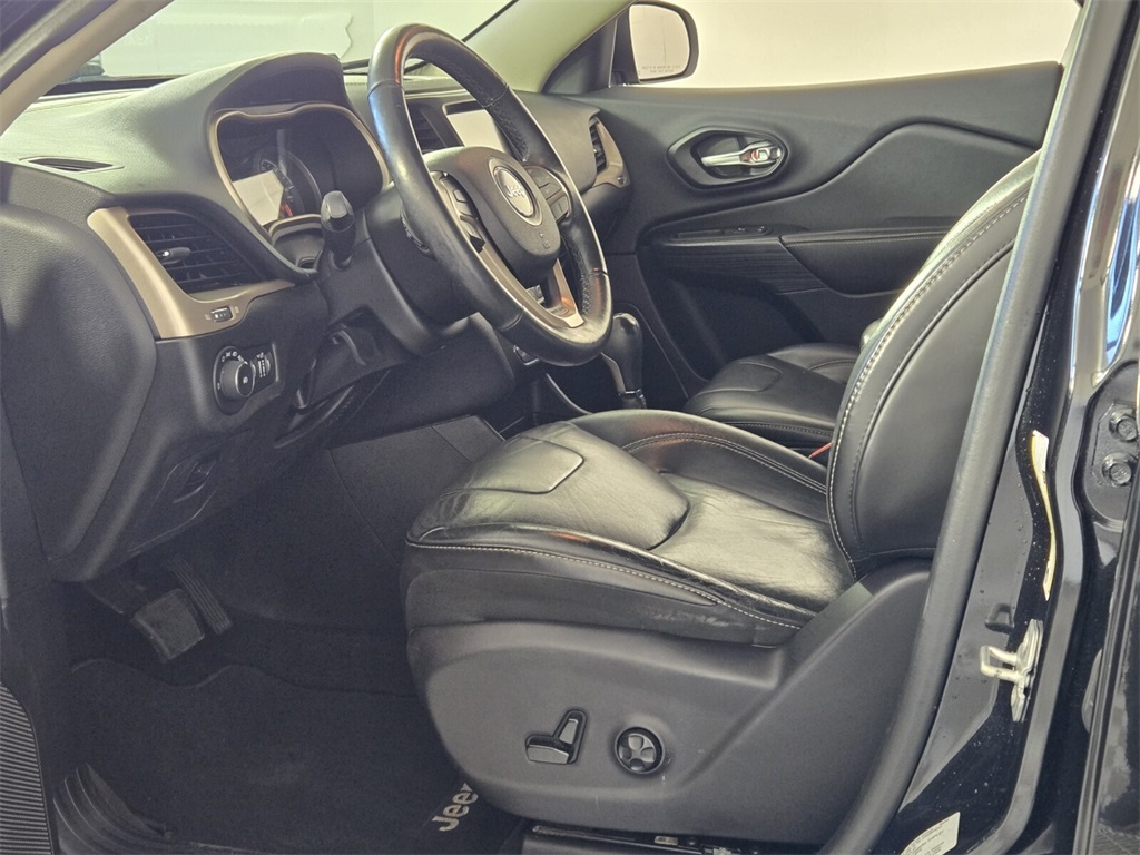 used 2016 Jeep Cherokee car, priced at $12,998