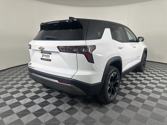 2026 Chevrolet Equinox LT photo 2
