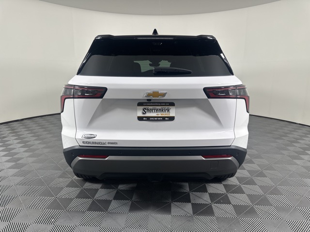 2026 Chevrolet Equinox LT photo 3