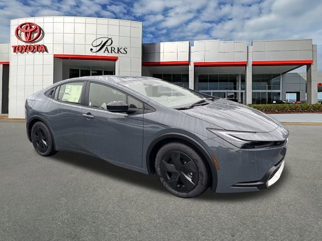 2026 Toyota Prius SE's photo