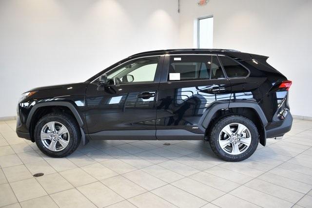 2025 Toyota RAV4 LE photo 3