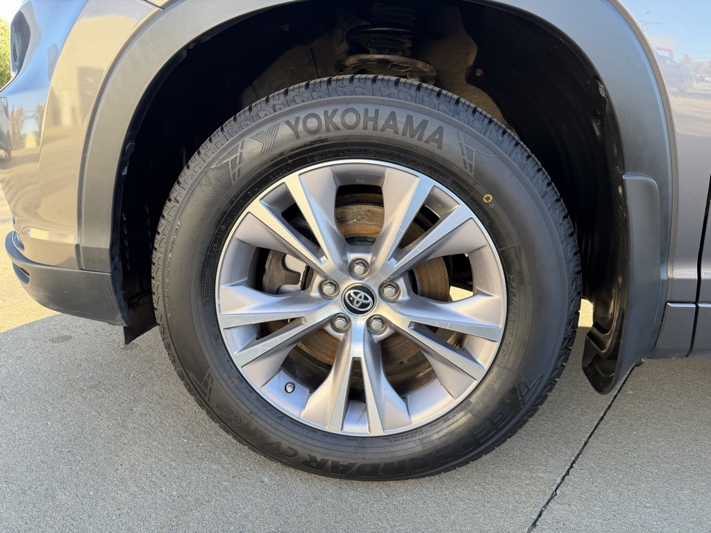 used 2016 Toyota Highlander car, priced at $19,503