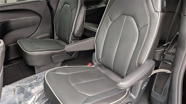 new 2026 Chrysler Pacifica car