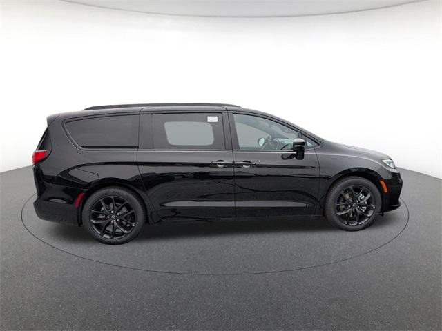 new 2026 Chrysler Pacifica car