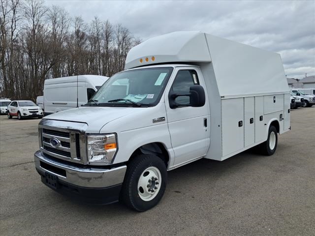 2025 Ford E-Series E-350 SD