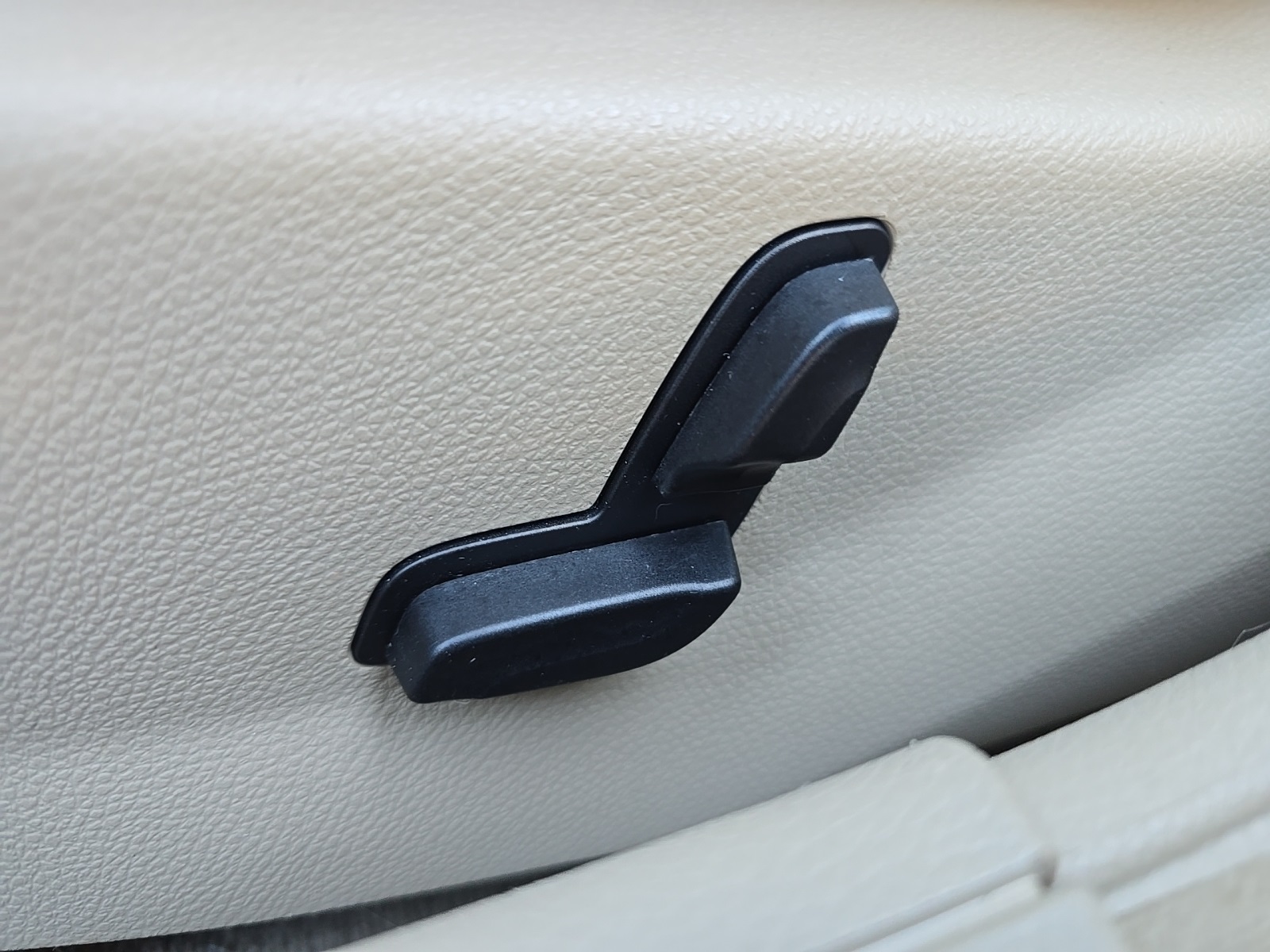 used 2009 Mercedes-Benz C-Class car, priced at $9,100