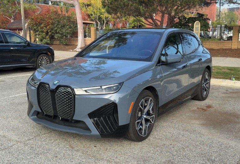 2022 BMW iX Base's photo