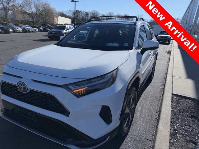 2022 Toyota RAV4 SE's photo