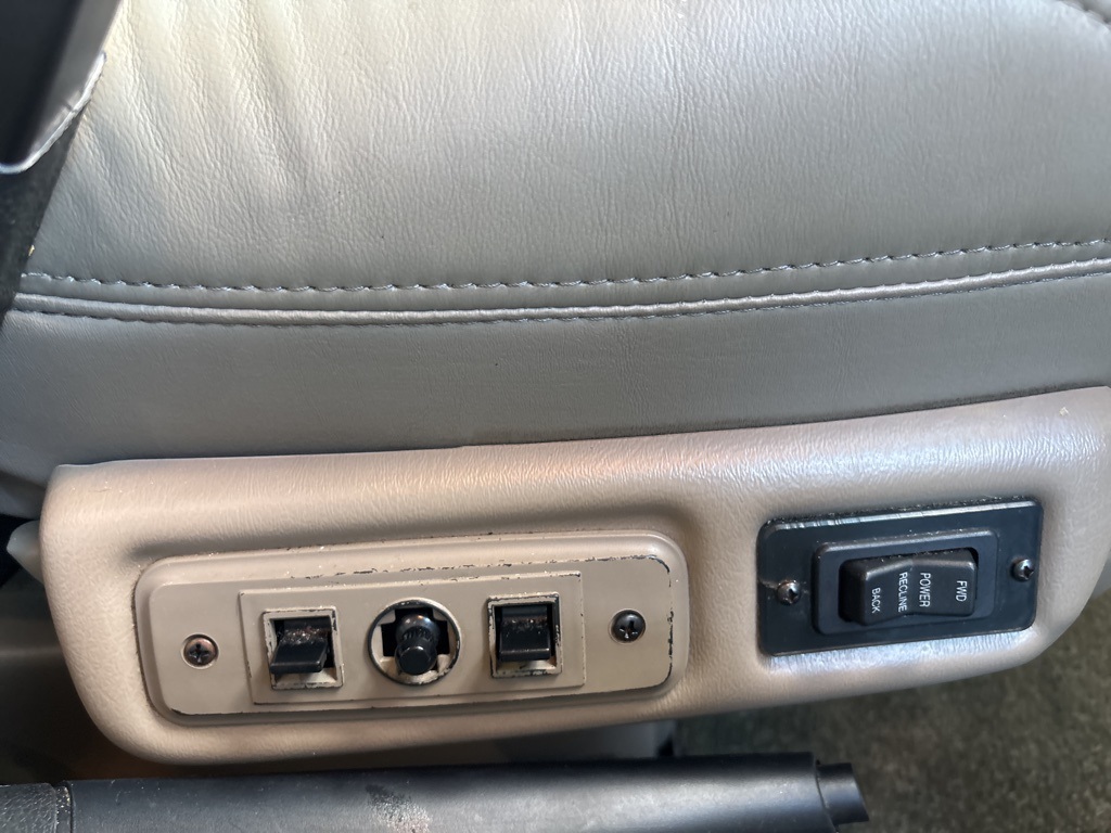 Used 2019 Mercedes-Benz Sprinter 2500 4x4 Passenger Van for sale #MV0945A - photo 37