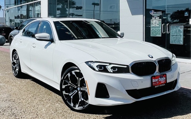 2025 BMW 3 Series 330i's photo