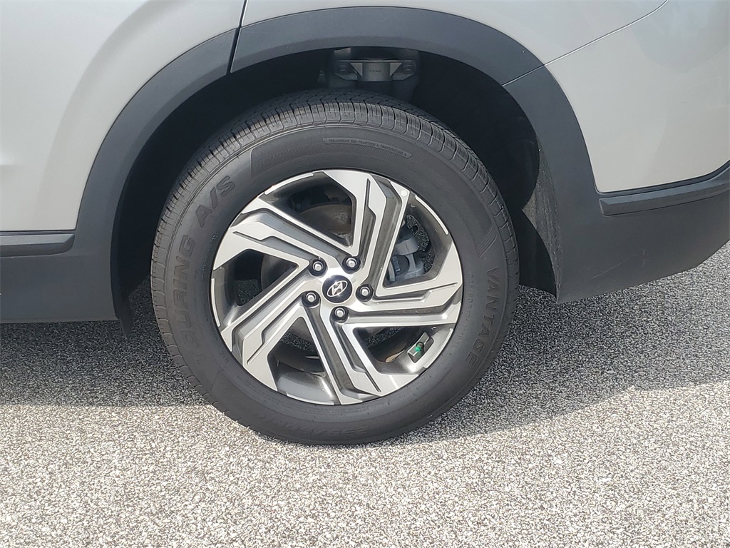 2023 Shimmering Silver Pearl Hyundai Santa Fe SEL FWD SUV