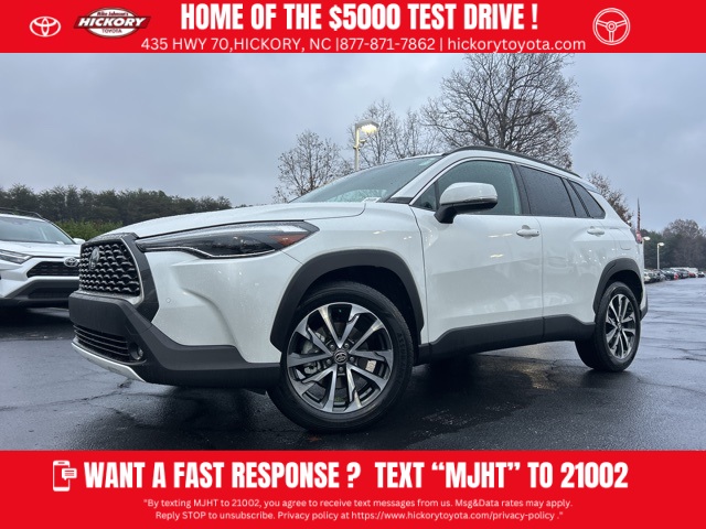 2023 Toyota Corolla Cross XLE's photo