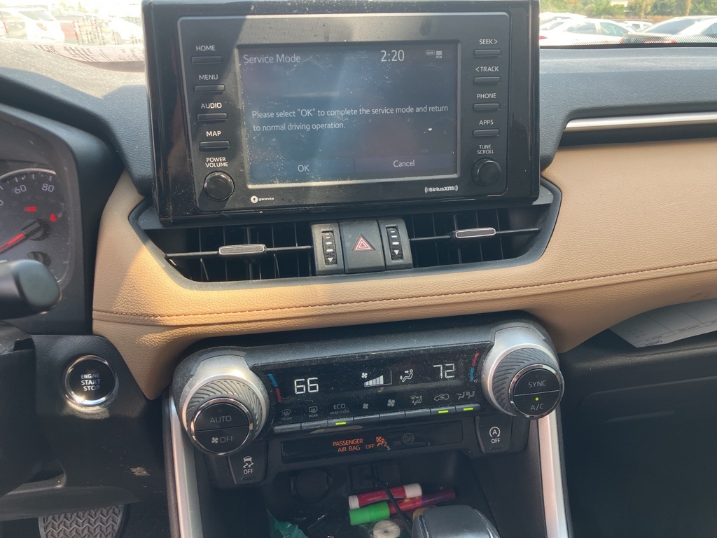 2021 Toyota RAV4 XLE Premium photo 5
