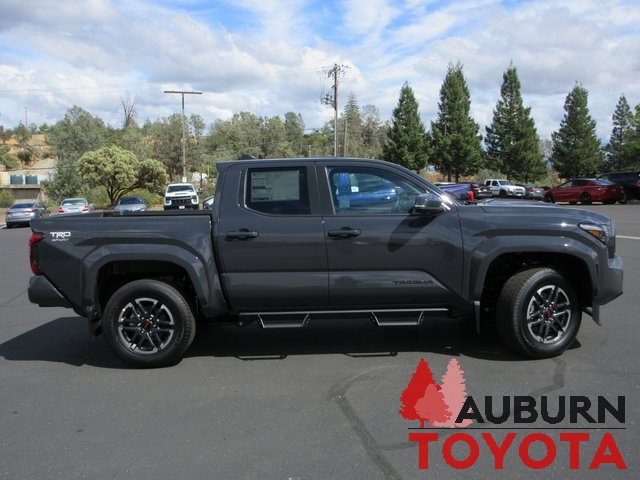 2025 Toyota Tacoma TRD Sport Double Cab photo 2