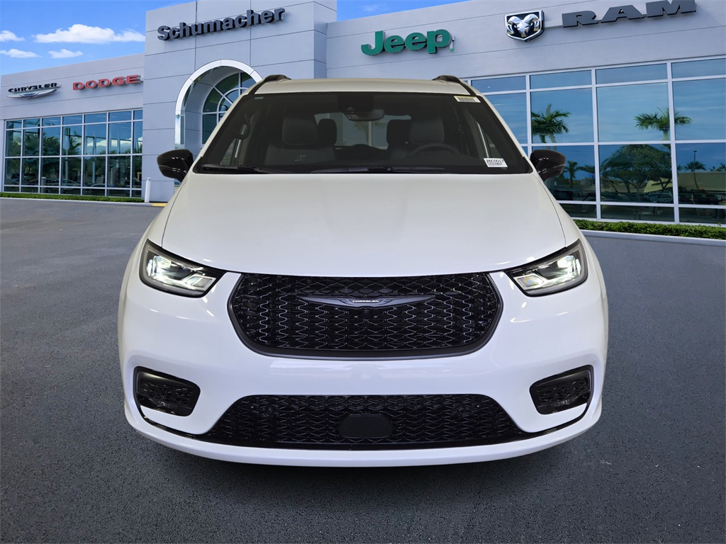 new 2026 Chrysler Pacifica car, priced at $41,317