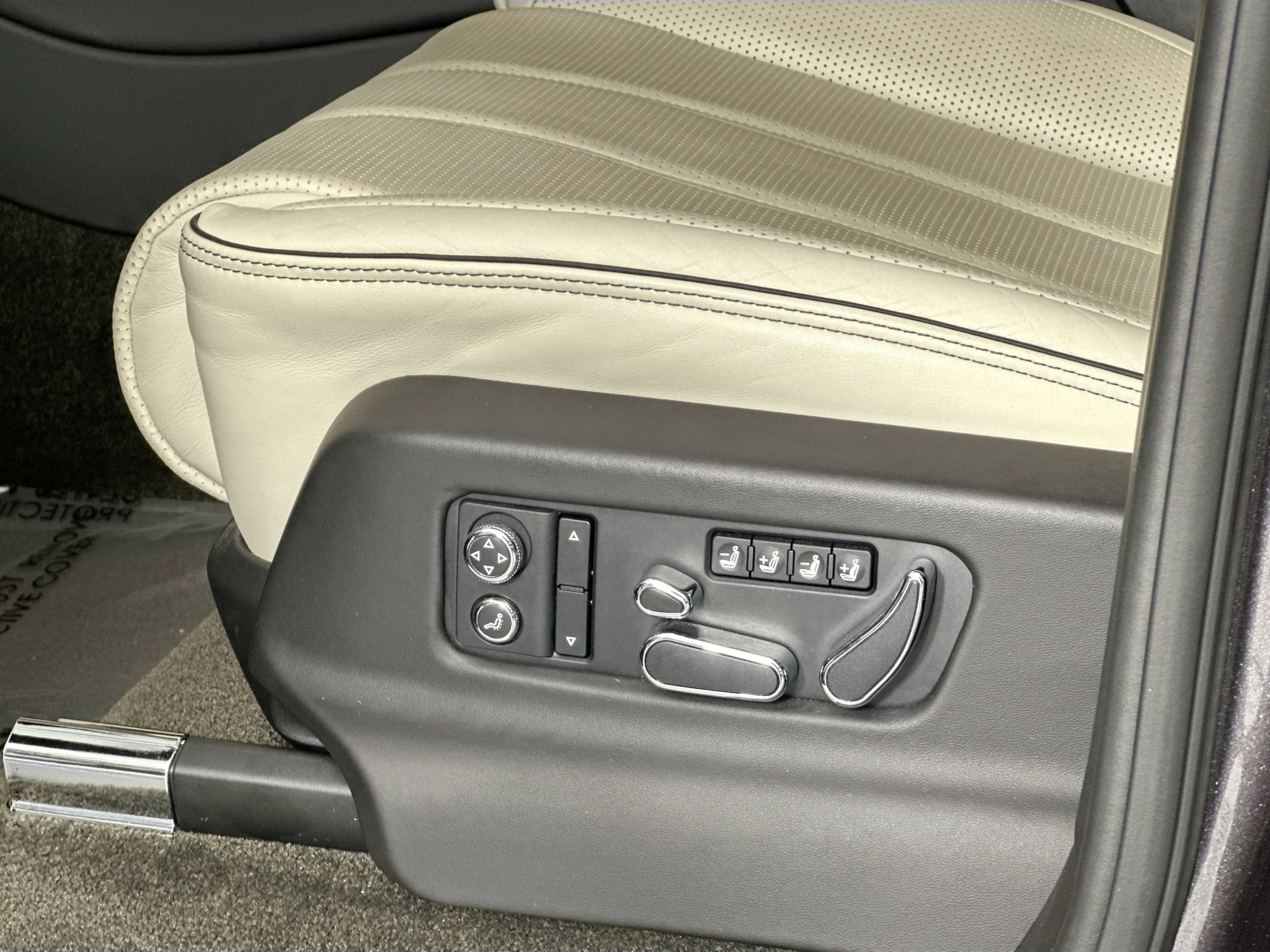 used 2021 Bentley Bentayga car, priced at $139,998