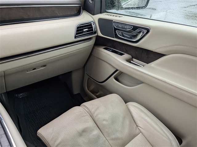 2019 Lincoln Navigator Select