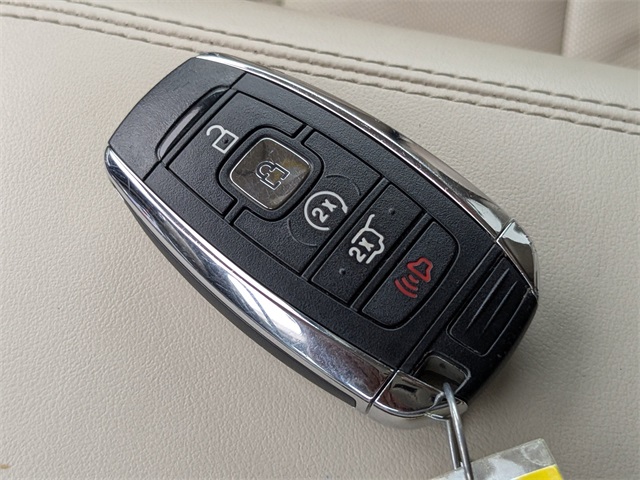 2019 Lincoln Navigator Select