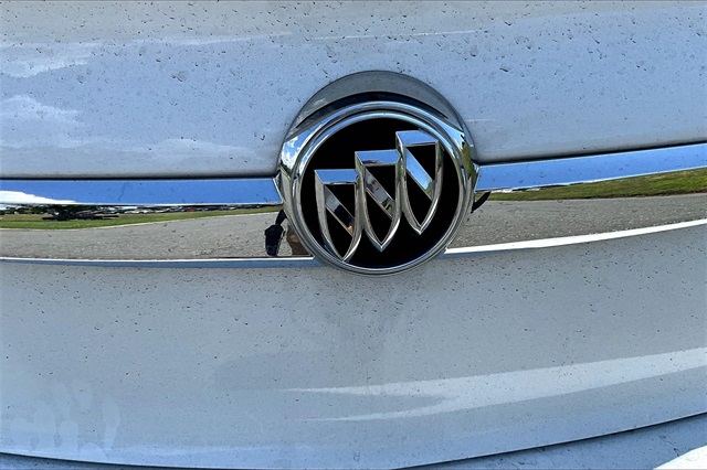 2017 Summit White Buick Regal Turbo FWD Sedan