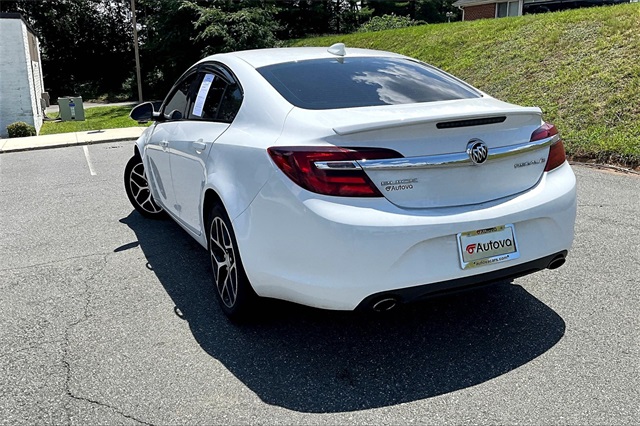 2017 Summit White Buick Regal Turbo FWD Sedan