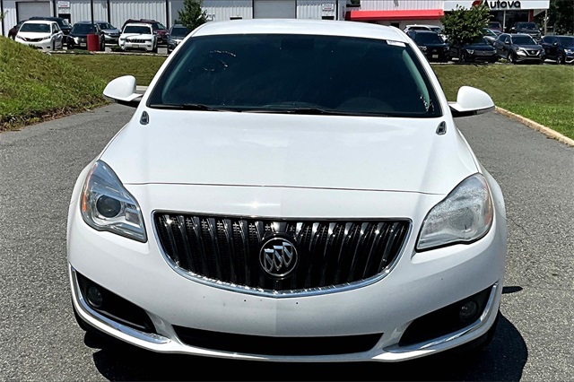 2017 Summit White Buick Regal Turbo FWD Sedan