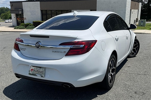 2017 Summit White Buick Regal Turbo FWD Sedan
