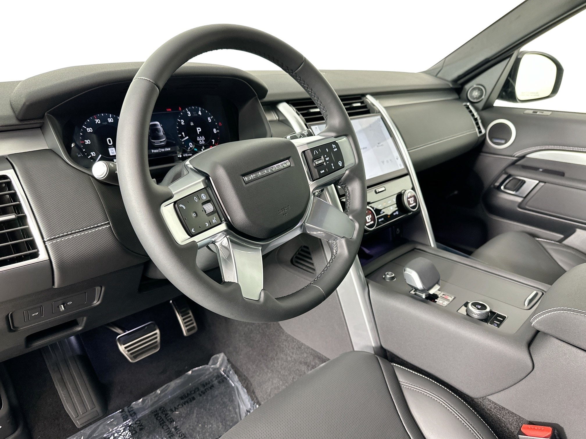 used 2025 Land Rover Discovery car, priced at $59,995