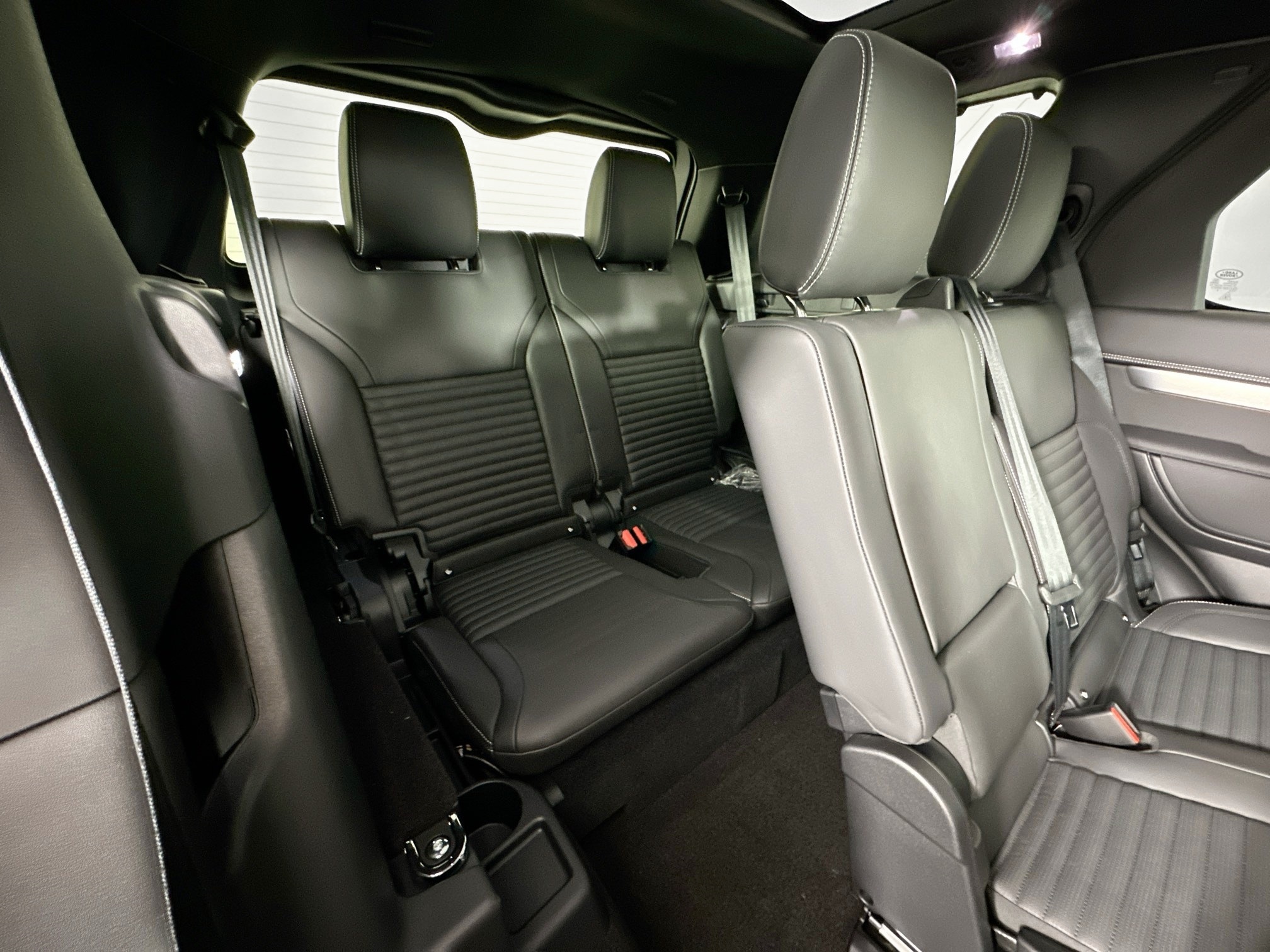 used 2025 Land Rover Discovery car, priced at $59,995