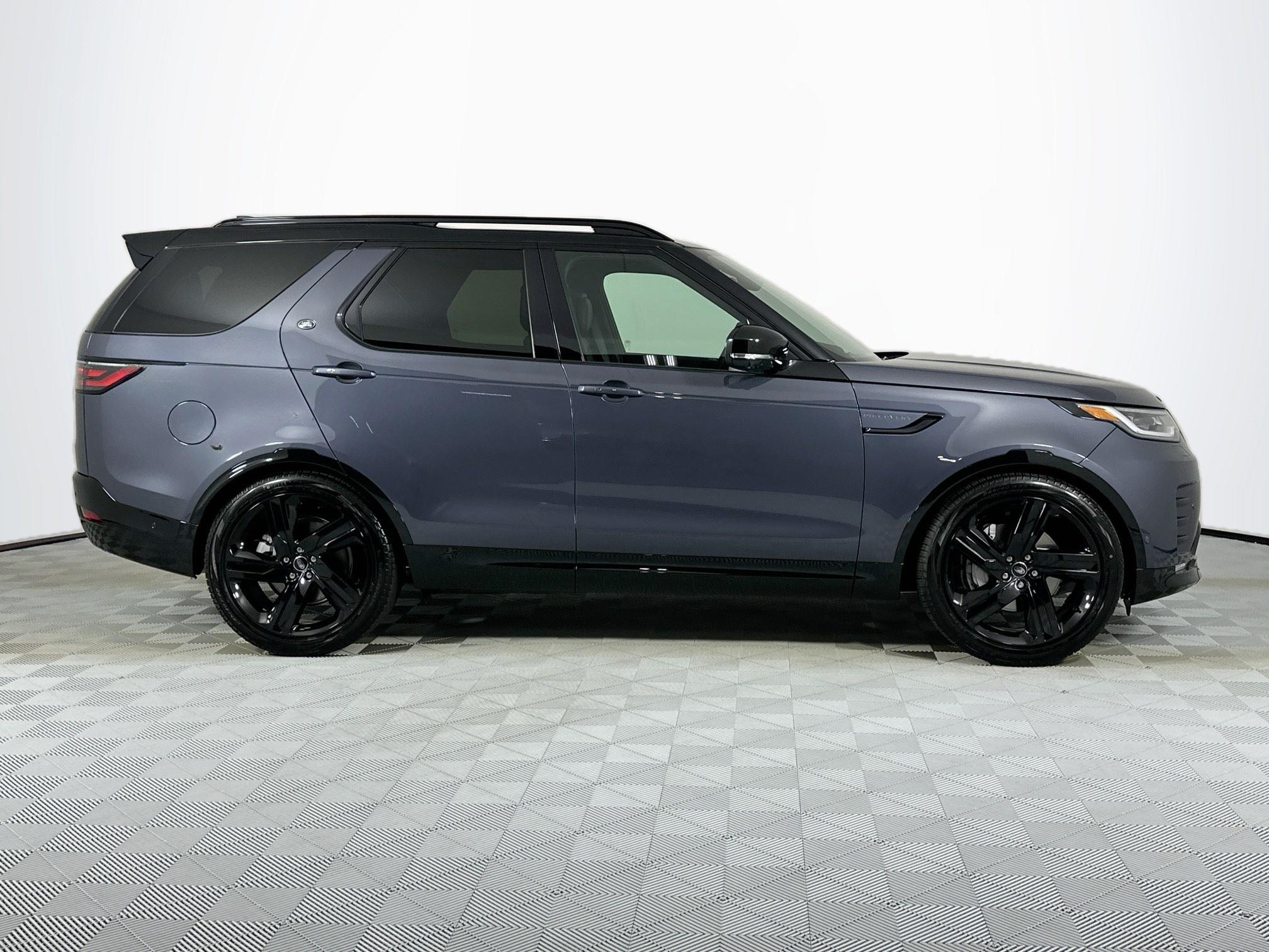 used 2025 Land Rover Discovery car, priced at $59,995