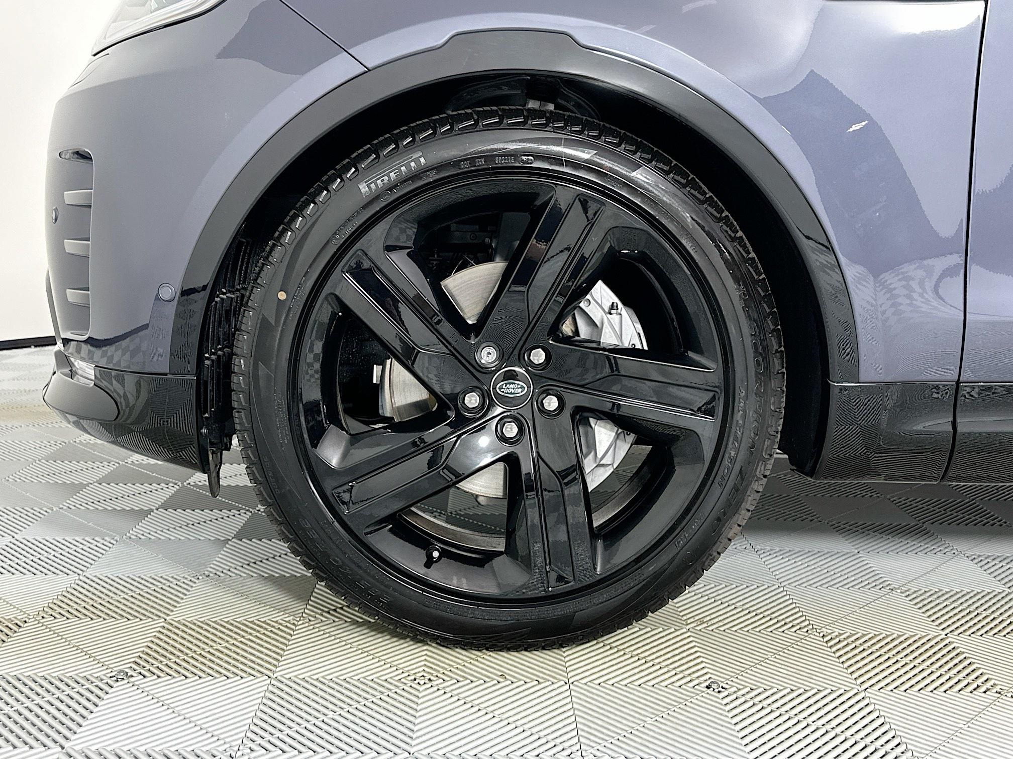 used 2025 Land Rover Discovery car, priced at $59,995