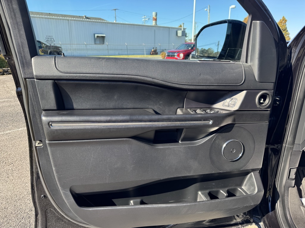 2021 Ford Expedition XLT:16966P