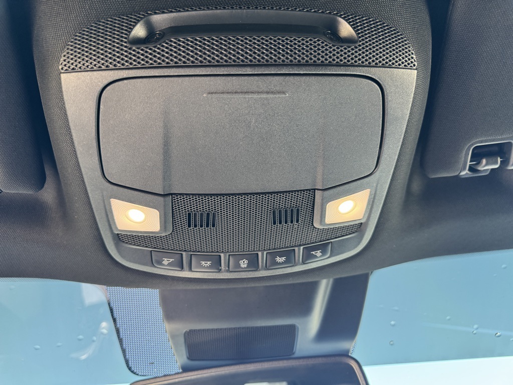 2021 Ford Expedition XLT:16966P