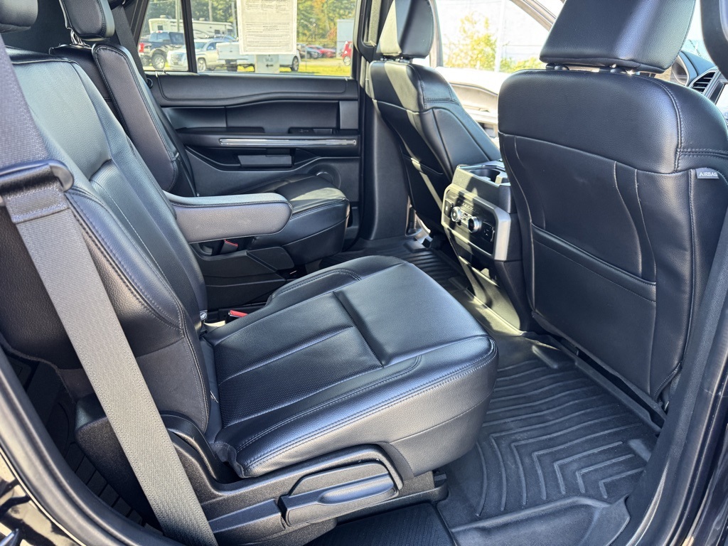 2021 Ford Expedition XLT:16966P