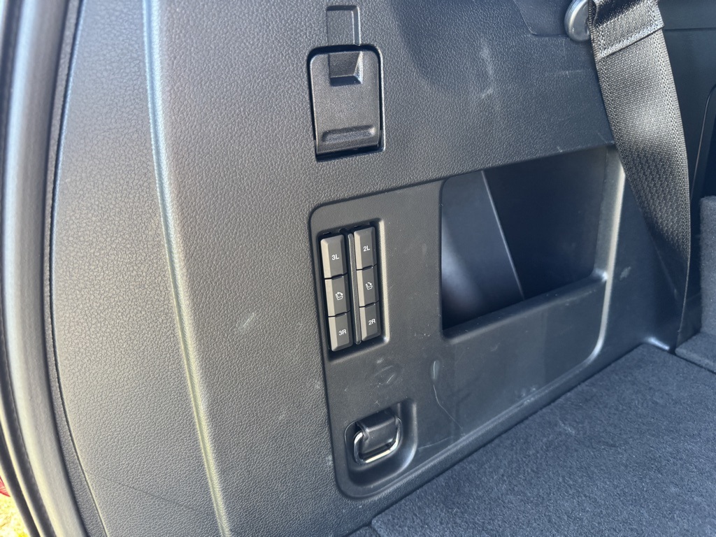 2021 Ford Expedition XLT:16966P