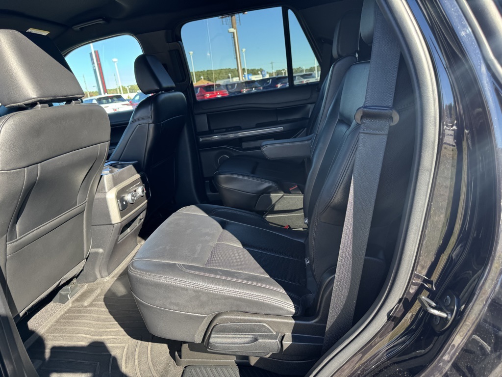 2021 Ford Expedition XLT:16966P