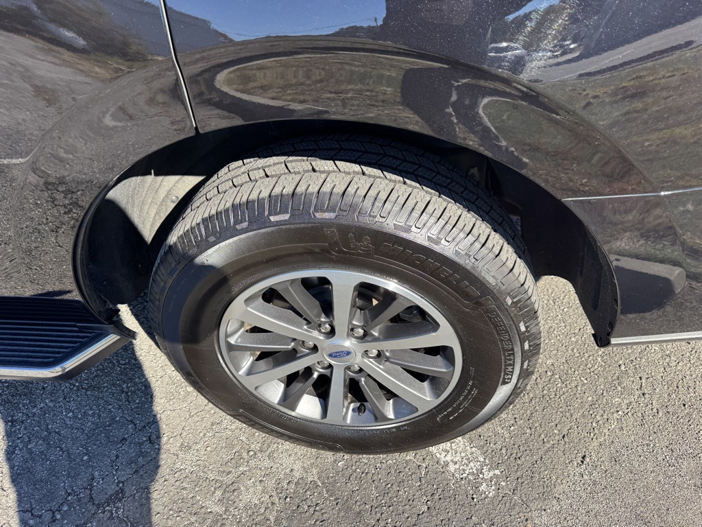 2021 Ford Expedition XLT:16966P