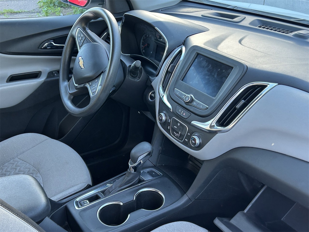 used 2024 Chevrolet Equinox car, priced at $17,992