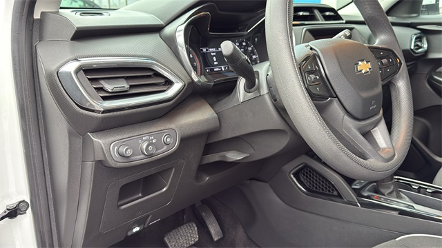 used 2023 Chevrolet TrailBlazer car, priced at $22,605