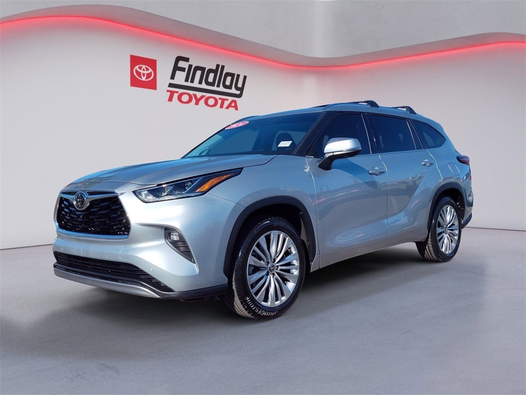 2024 Toyota Highlander Platinum's photo