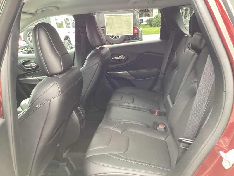 2021 Jeep Cherokee Latitude Lux photo 16