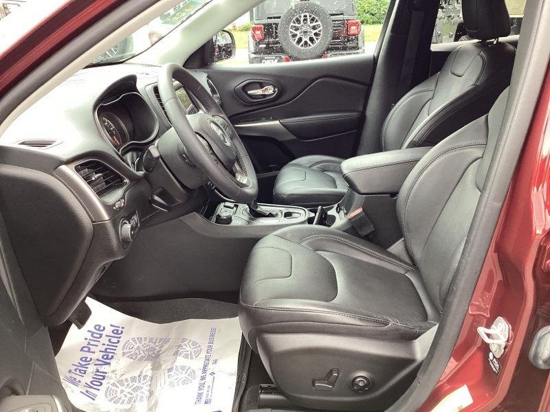 2021 Jeep Cherokee Latitude Lux photo 22