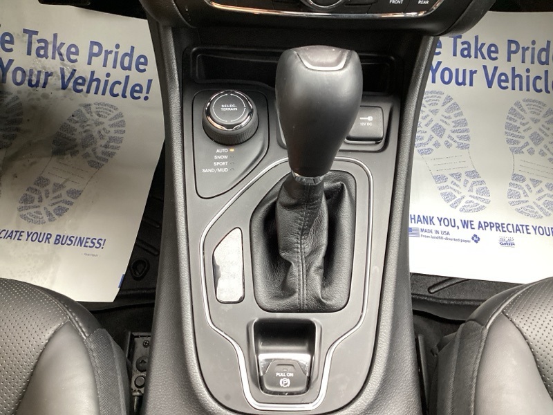 2021 Jeep Cherokee Latitude Lux photo 32
