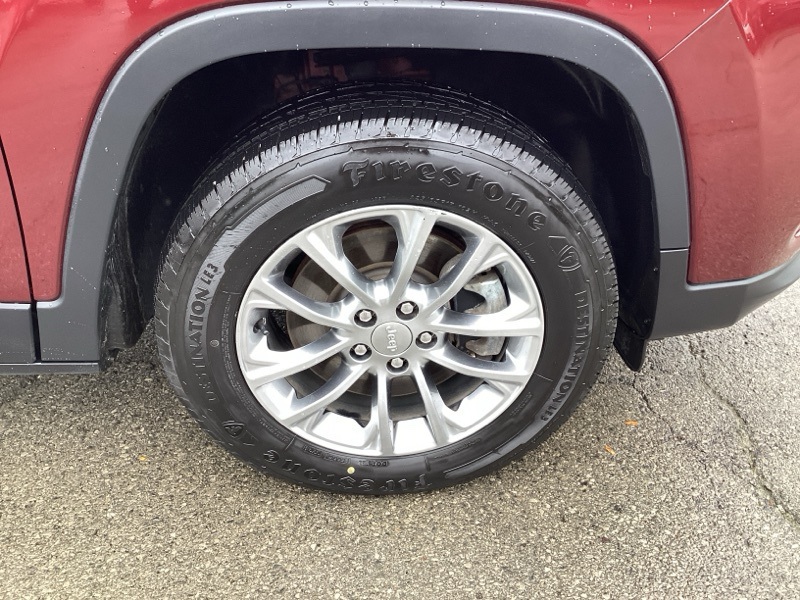 2021 Jeep Cherokee Latitude Lux photo 9